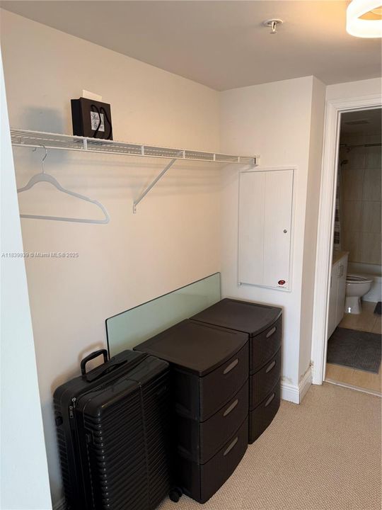 В аренду: $4,200 (2 спален, 2 ванн, 1048 Квадратных фут)