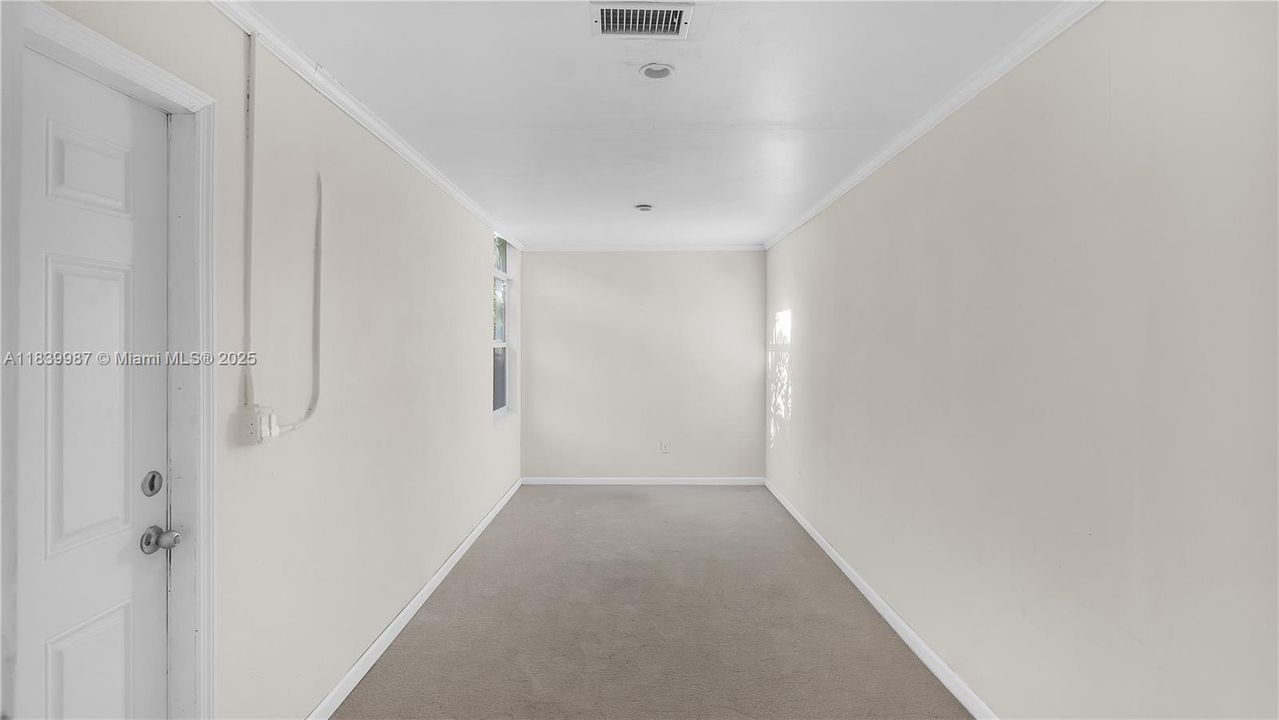 Recently Rented: $6,500 (6 beds, 4 baths, 3493 Square Feet)