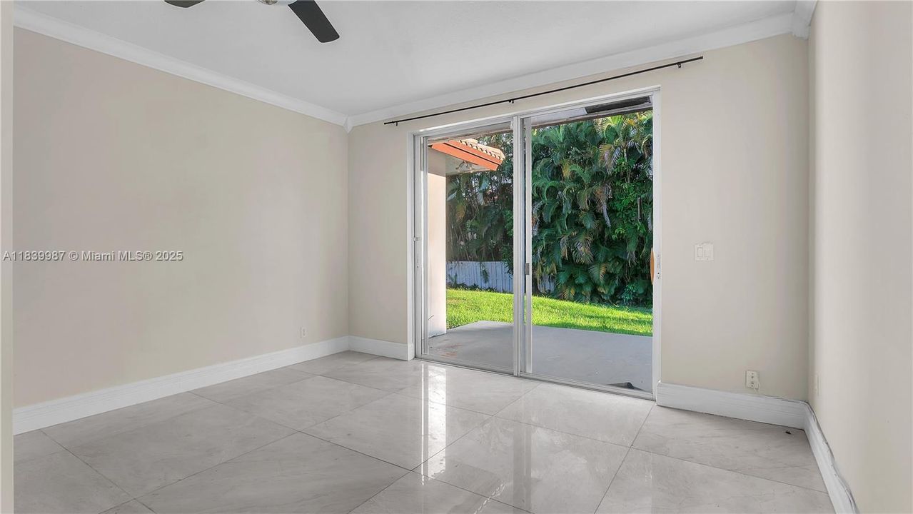 Recently Rented: $6,500 (6 beds, 4 baths, 3493 Square Feet)