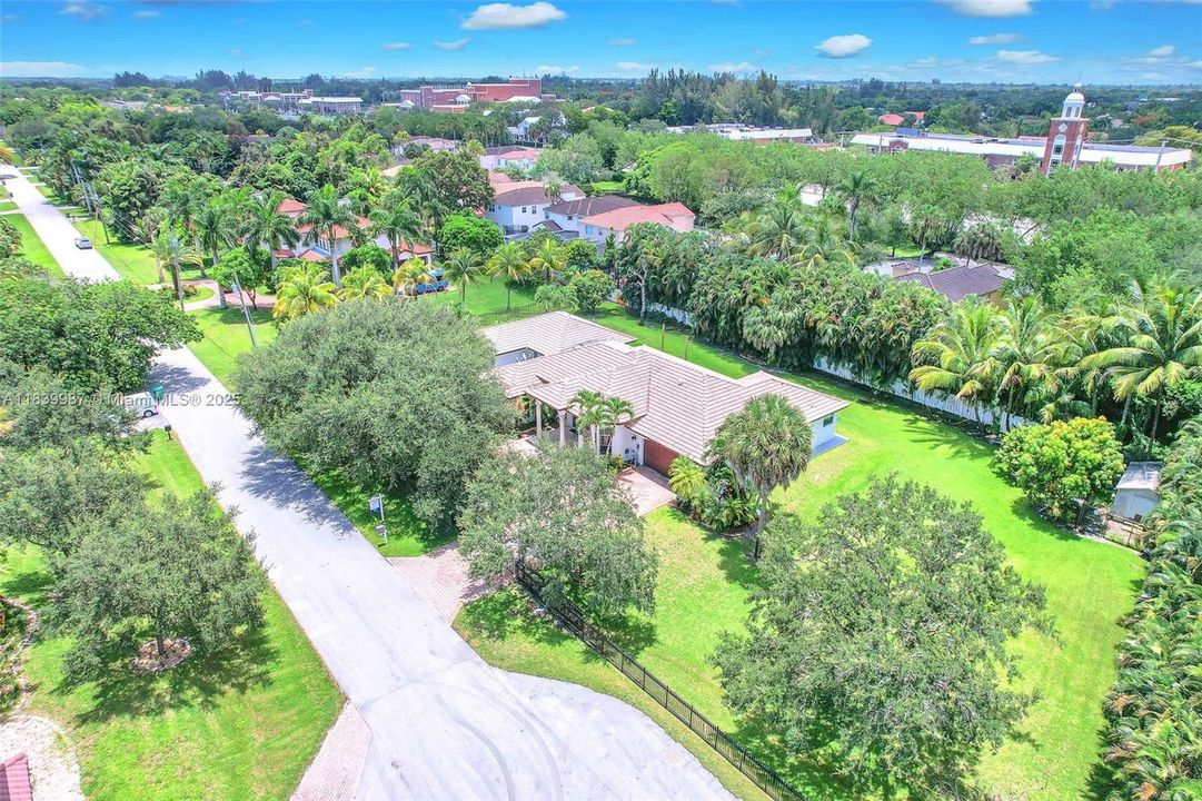 Recently Rented: $6,500 (6 beds, 4 baths, 3493 Square Feet)