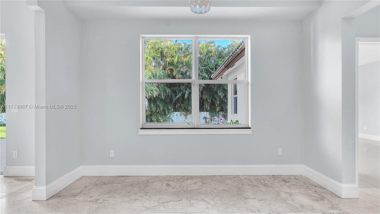 Recently Rented: $6,500 (6 beds, 4 baths, 3493 Square Feet)