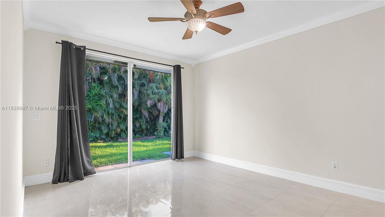 Recently Rented: $6,500 (6 beds, 4 baths, 3493 Square Feet)