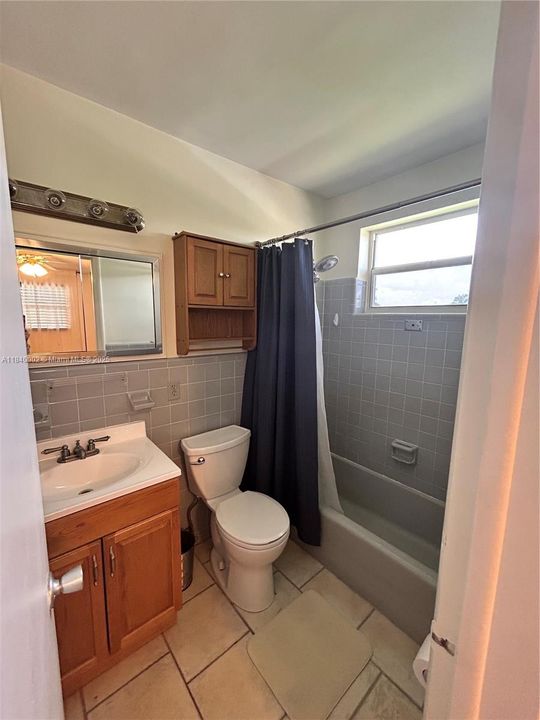 For Sale: $127,900 (1 beds, 1 baths, 665 Square Feet)