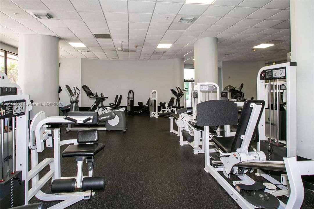 Activo con contrato: $399,000 (2 camas, 3 baños, 1950 Pies cuadrados)