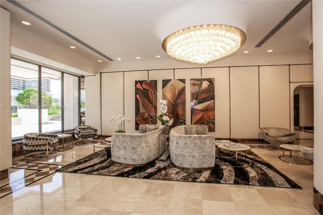 Activo con contrato: $399,000 (2 camas, 3 baños, 1950 Pies cuadrados)