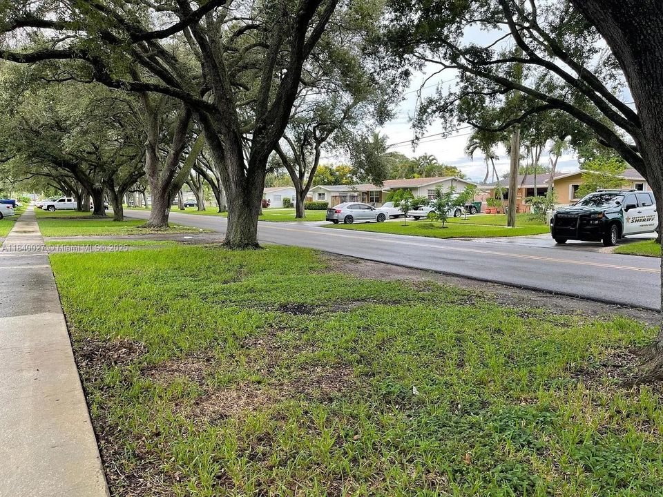 Recently Rented: $2,250 (2 beds, 1 baths, 953 Square Feet)