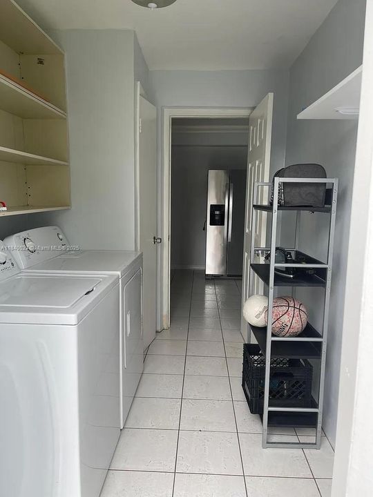 Recently Rented: $2,250 (2 beds, 1 baths, 953 Square Feet)