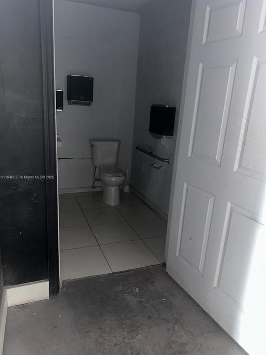 Active With Contract: $3,300 (0 beds, 0 baths, 0 Square Feet)