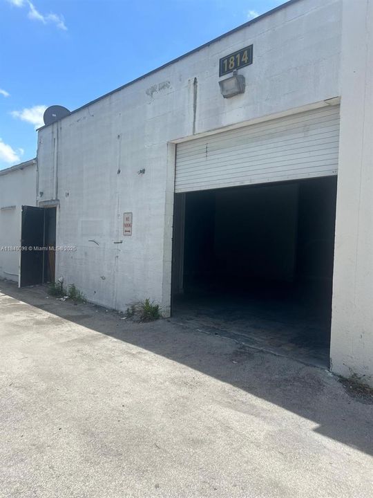 Active With Contract: $3,300 (0 beds, 0 baths, 0 Square Feet)