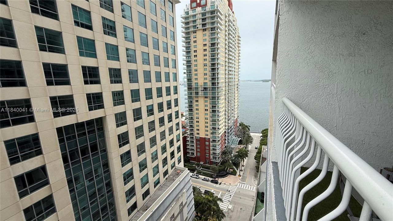 待售: $349,000 (0 贝兹, 1 浴室, 425 平方英尺)