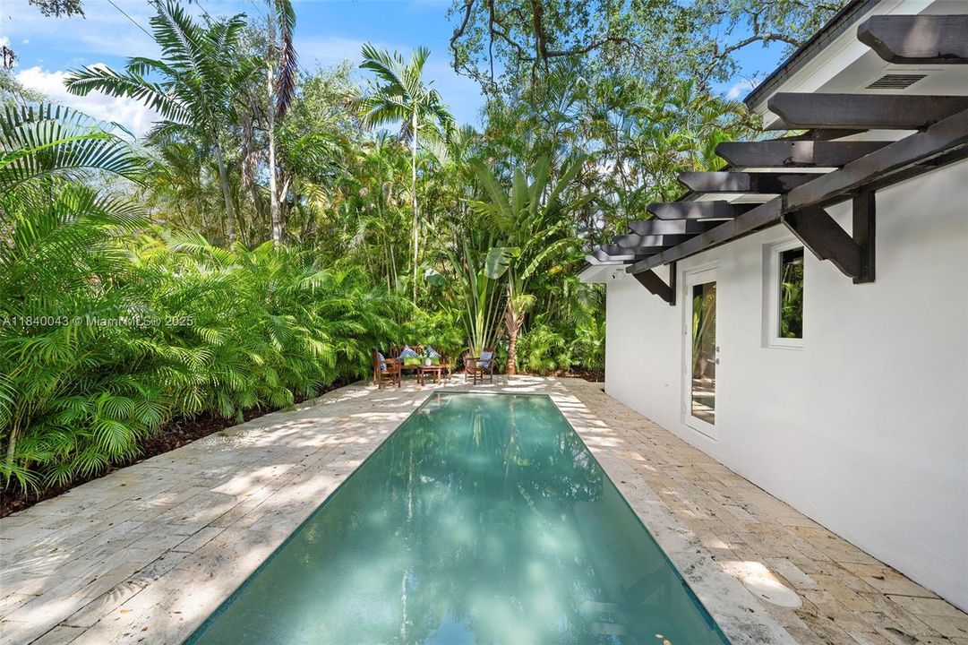 Vendido Recientemente: $2,445,000 (3 camas, 2 baños, 2121 Pies cuadrados)