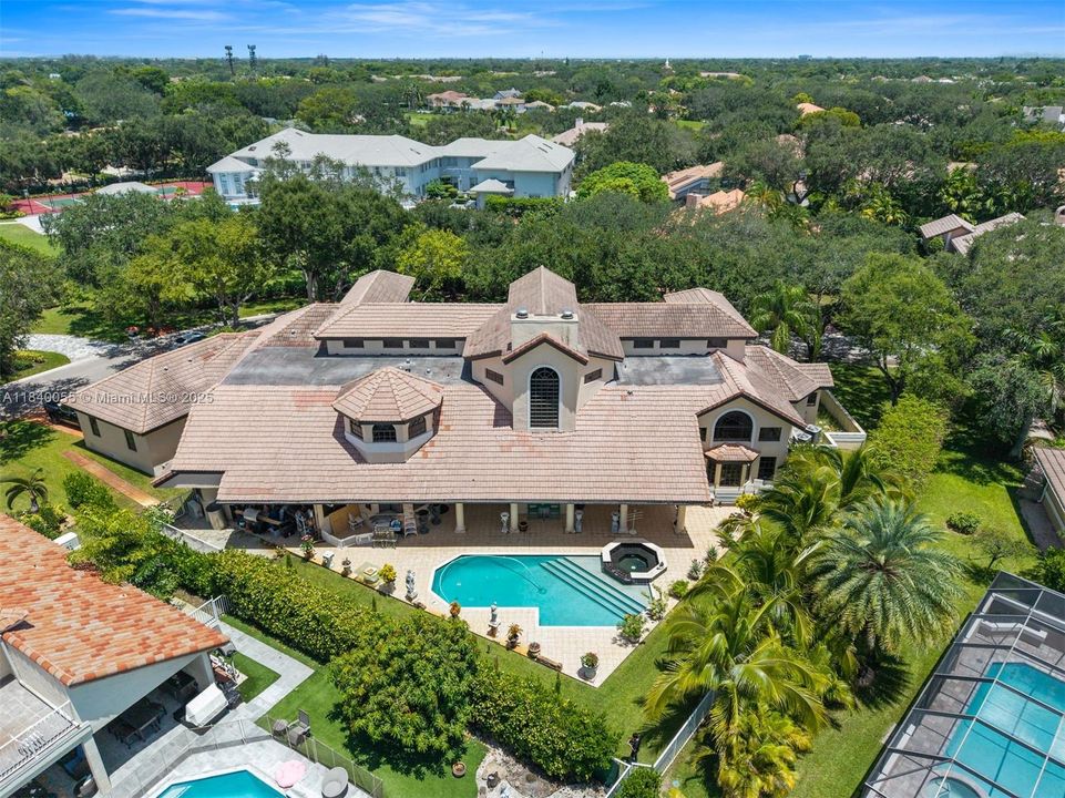 For Sale: $2,200,000 (6 beds, 8 baths, 6548 Square Feet)