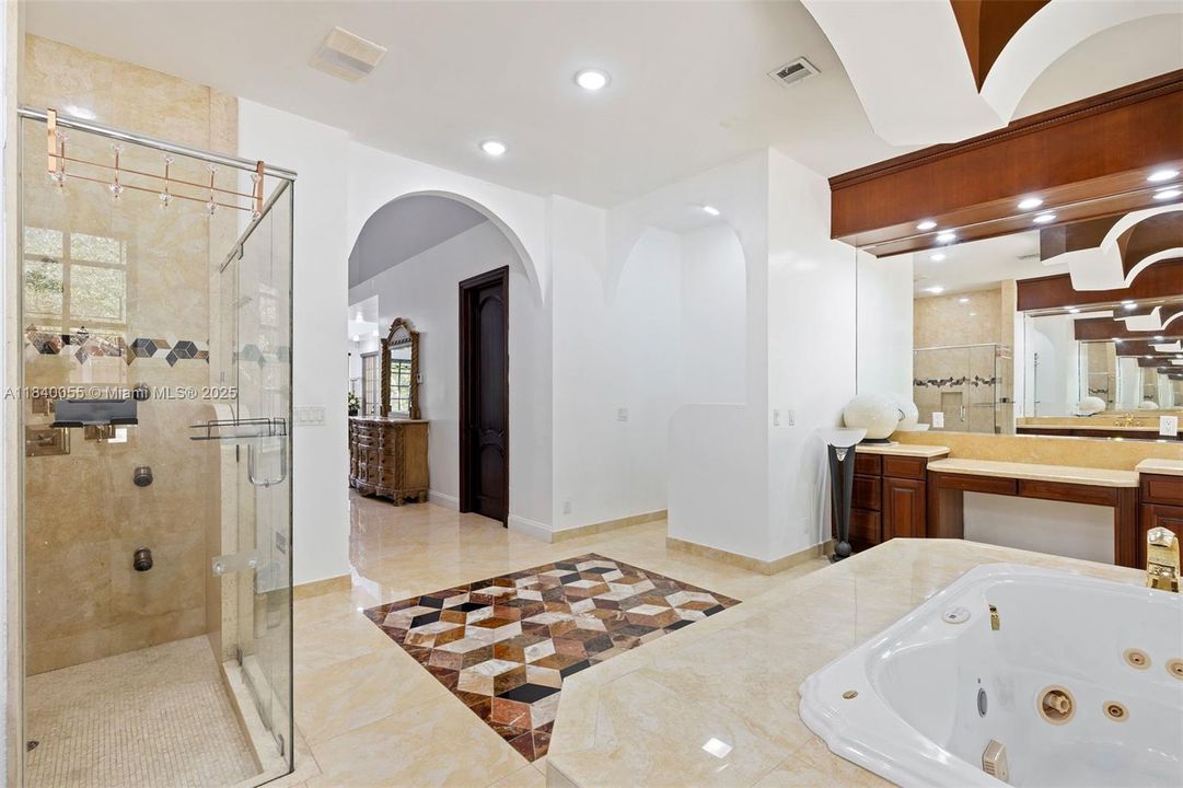 For Sale: $2,200,000 (6 beds, 8 baths, 6548 Square Feet)