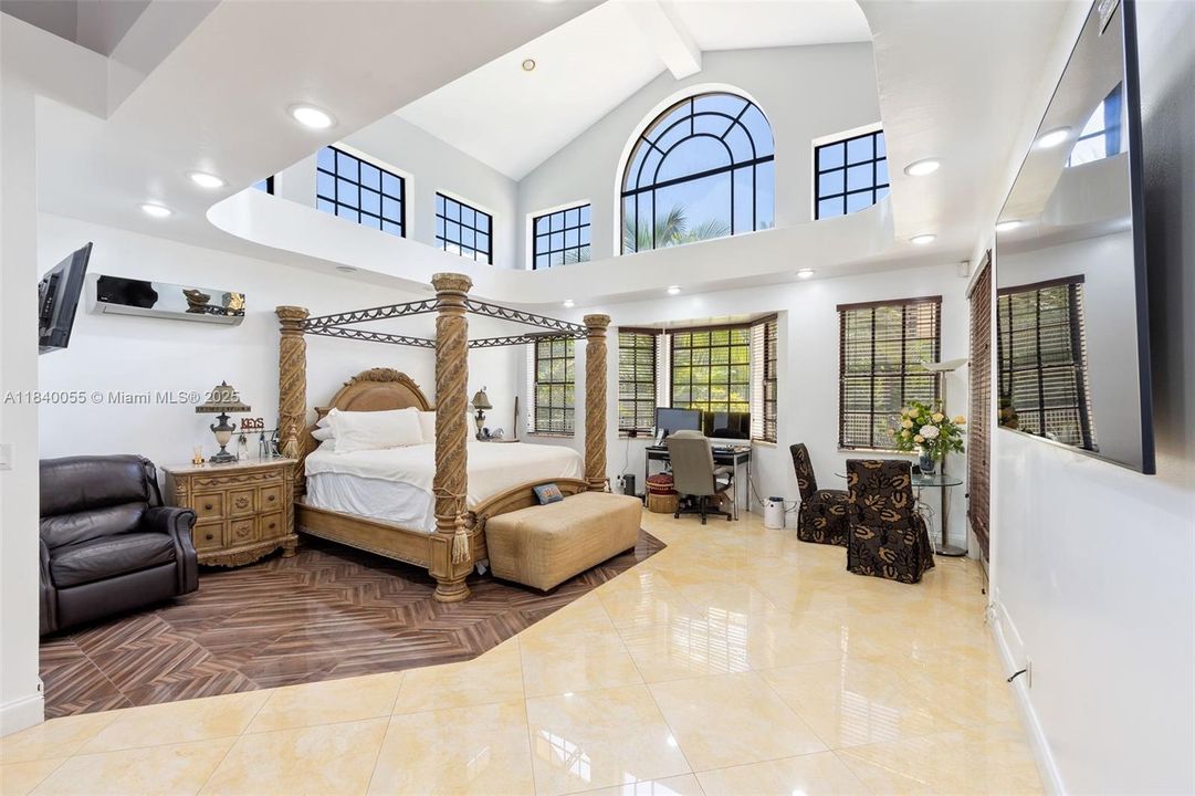 For Sale: $2,200,000 (6 beds, 8 baths, 6548 Square Feet)