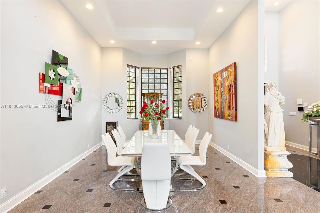 For Sale: $2,200,000 (6 beds, 8 baths, 6548 Square Feet)