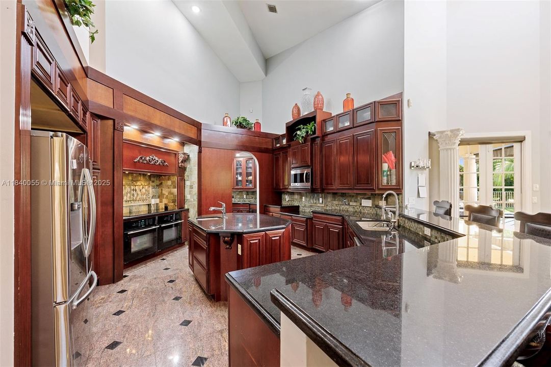 For Sale: $2,200,000 (6 beds, 8 baths, 6548 Square Feet)