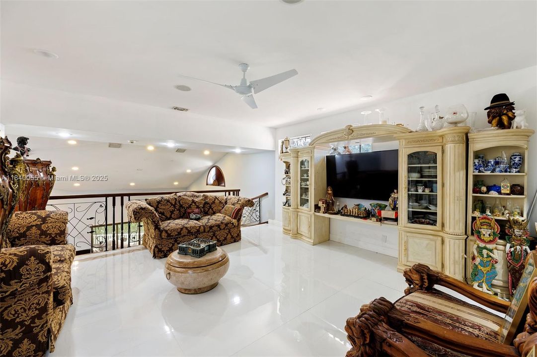 For Sale: $2,200,000 (6 beds, 8 baths, 6548 Square Feet)