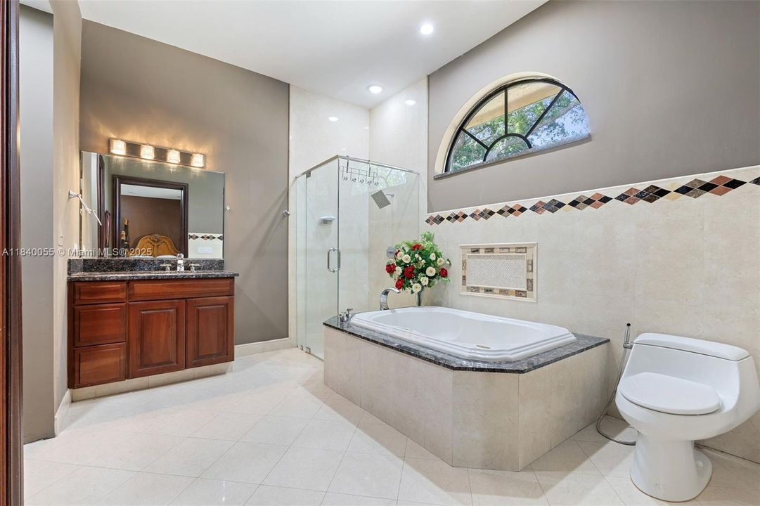 For Sale: $2,200,000 (6 beds, 8 baths, 6548 Square Feet)