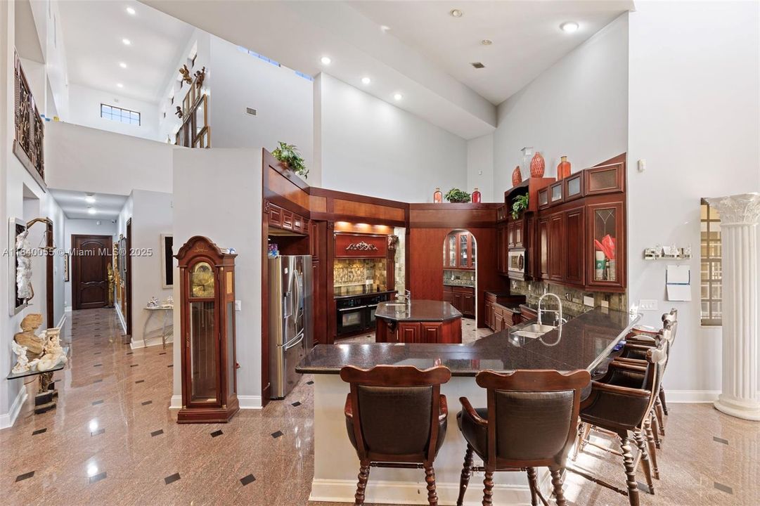 For Sale: $2,200,000 (6 beds, 8 baths, 6548 Square Feet)