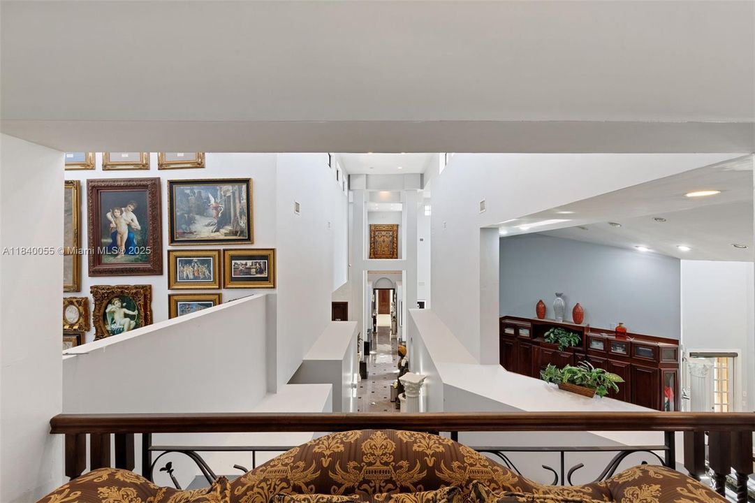 For Sale: $2,200,000 (6 beds, 8 baths, 6548 Square Feet)