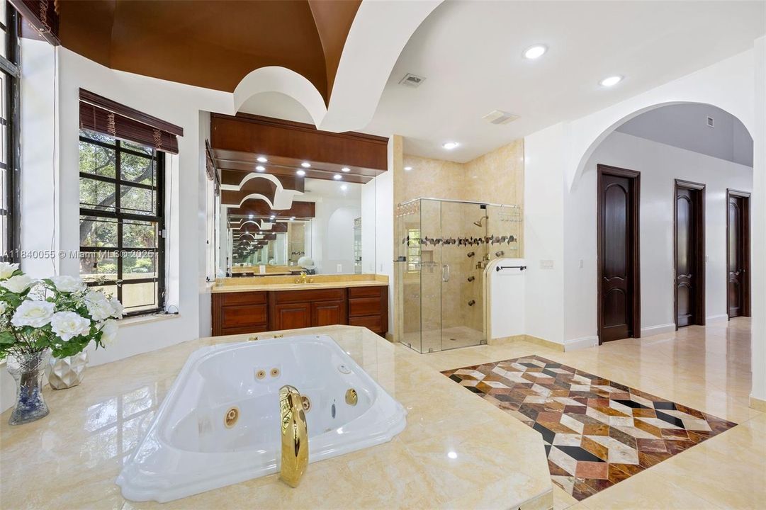 For Sale: $2,200,000 (6 beds, 8 baths, 6548 Square Feet)