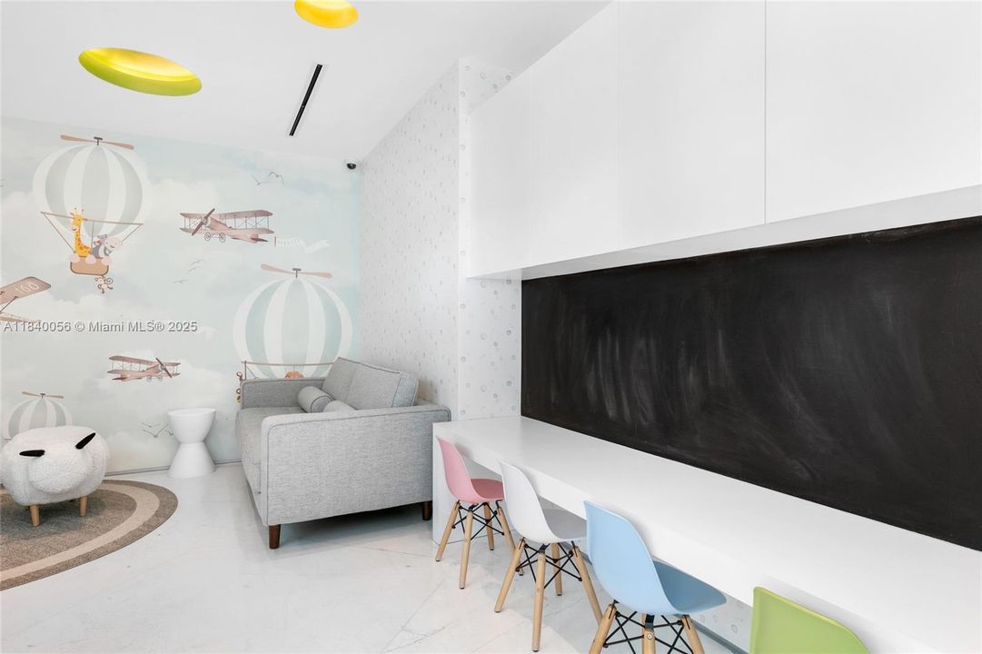 待售: $2,999,000 (3 贝兹, 2 浴室, 2355 平方英尺)