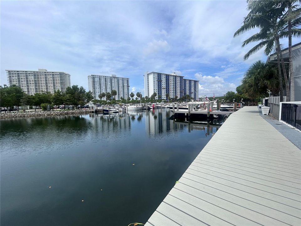 For Sale: $950,000 (3 beds, 2 baths, 2265 Square Feet)