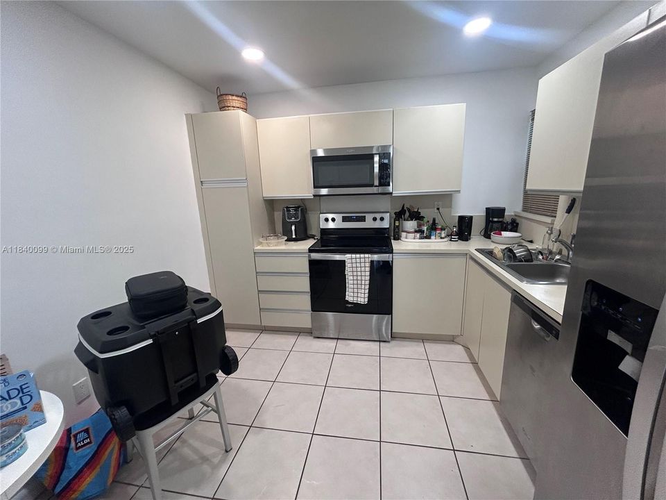 For Sale: $950,000 (3 beds, 2 baths, 2265 Square Feet)