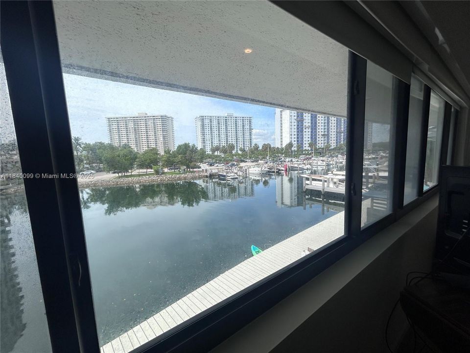 For Sale: $950,000 (3 beds, 2 baths, 2265 Square Feet)