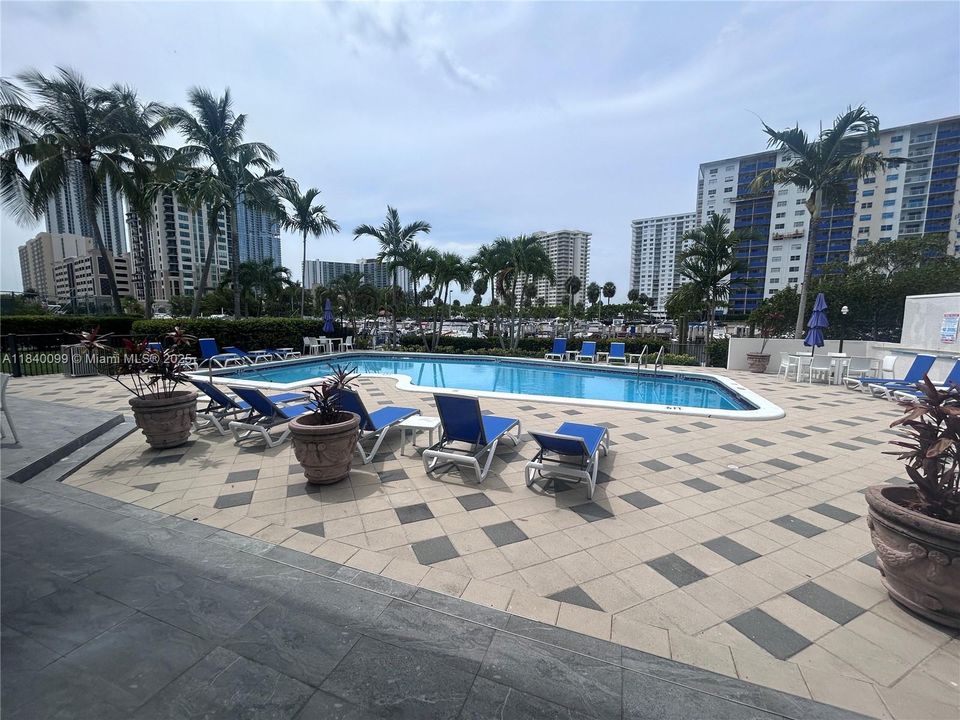 For Sale: $950,000 (3 beds, 2 baths, 2265 Square Feet)