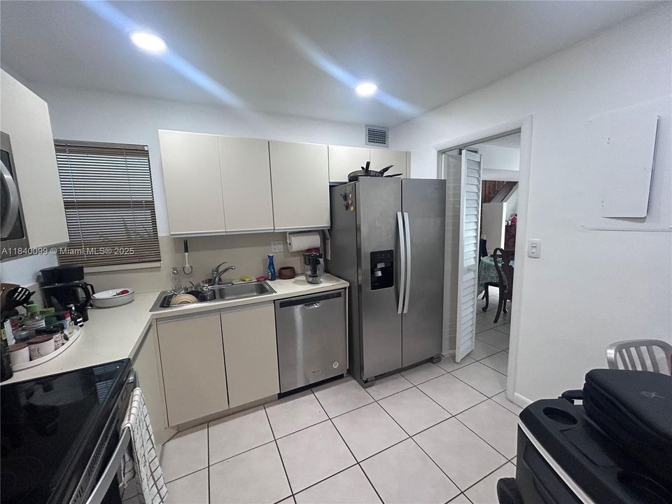 For Sale: $950,000 (3 beds, 2 baths, 2265 Square Feet)