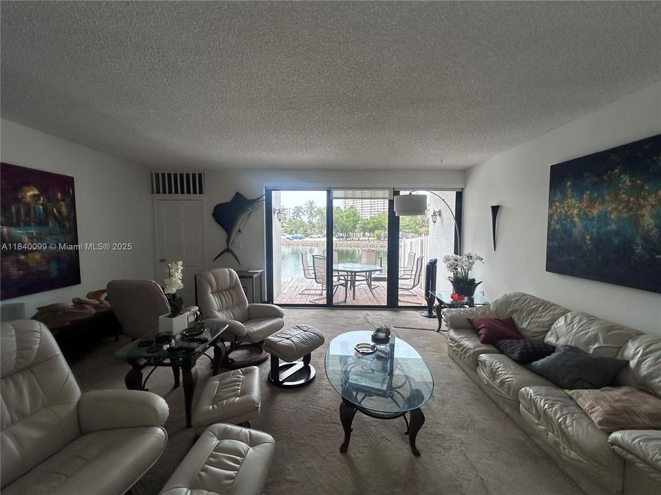 For Sale: $950,000 (3 beds, 2 baths, 2265 Square Feet)