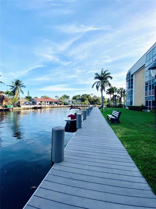 En Venta: $255,000 (2 camas, 2 baños, 850 Pies cuadrados)