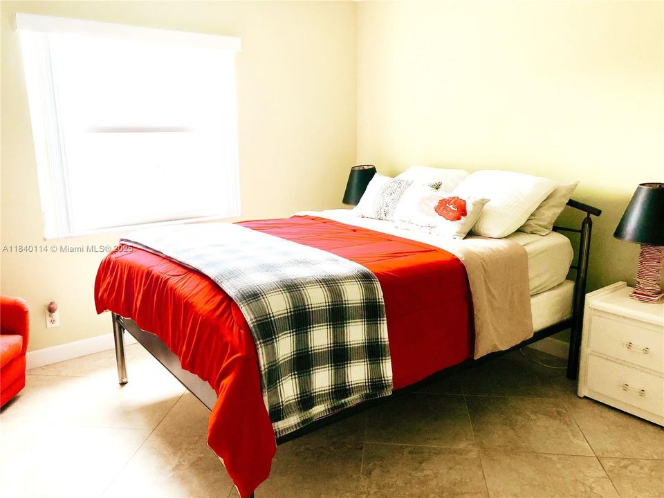 En Venta: $255,000 (2 camas, 2 baños, 850 Pies cuadrados)