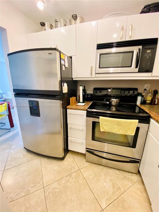 nice full equiped kitchen