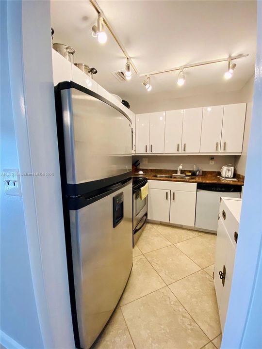 En Venta: $255,000 (2 camas, 2 baños, 850 Pies cuadrados)