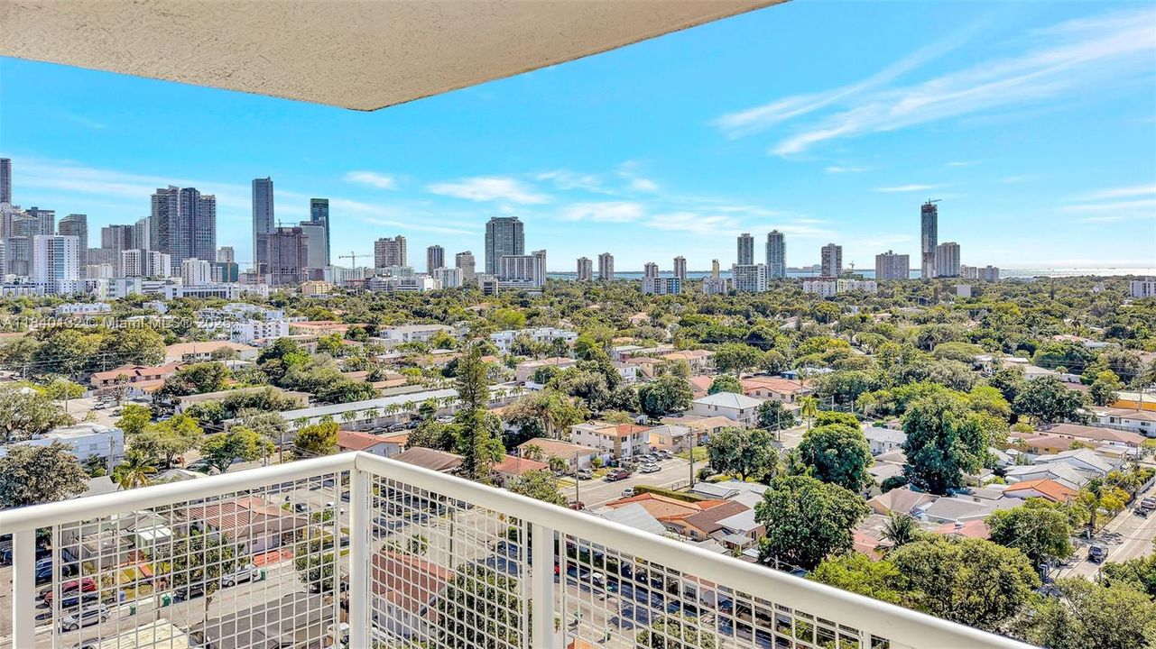 Недавно продано: $349,000 (1 спален, 1 ванн, 710 Квадратных фут)