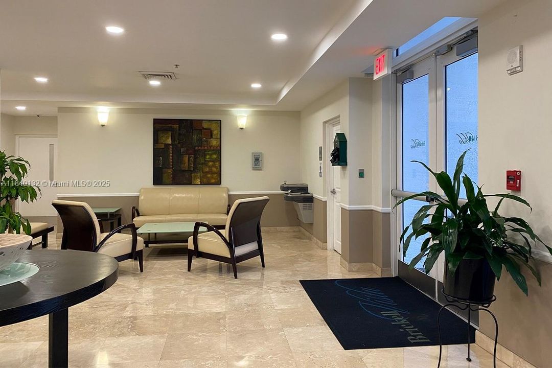 Недавно продано: $349,000 (1 спален, 1 ванн, 710 Квадратных фут)