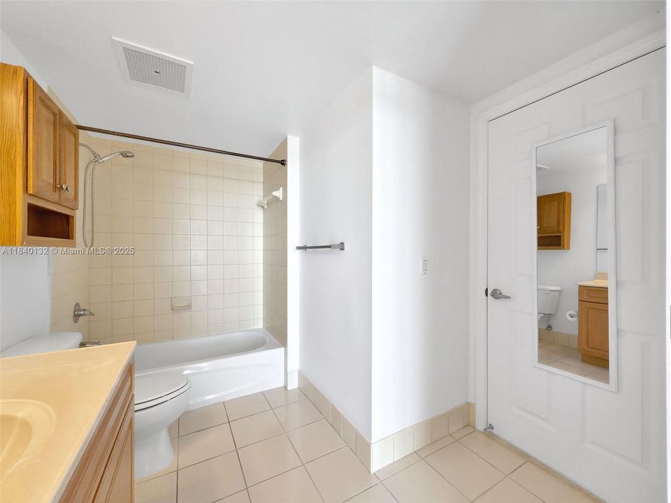 Недавно продано: $349,000 (1 спален, 1 ванн, 710 Квадратных фут)