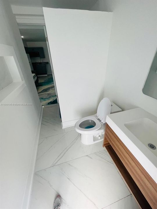 Active With Contract: $1,500 (1 beds, 1 baths, 2119 Square Feet)