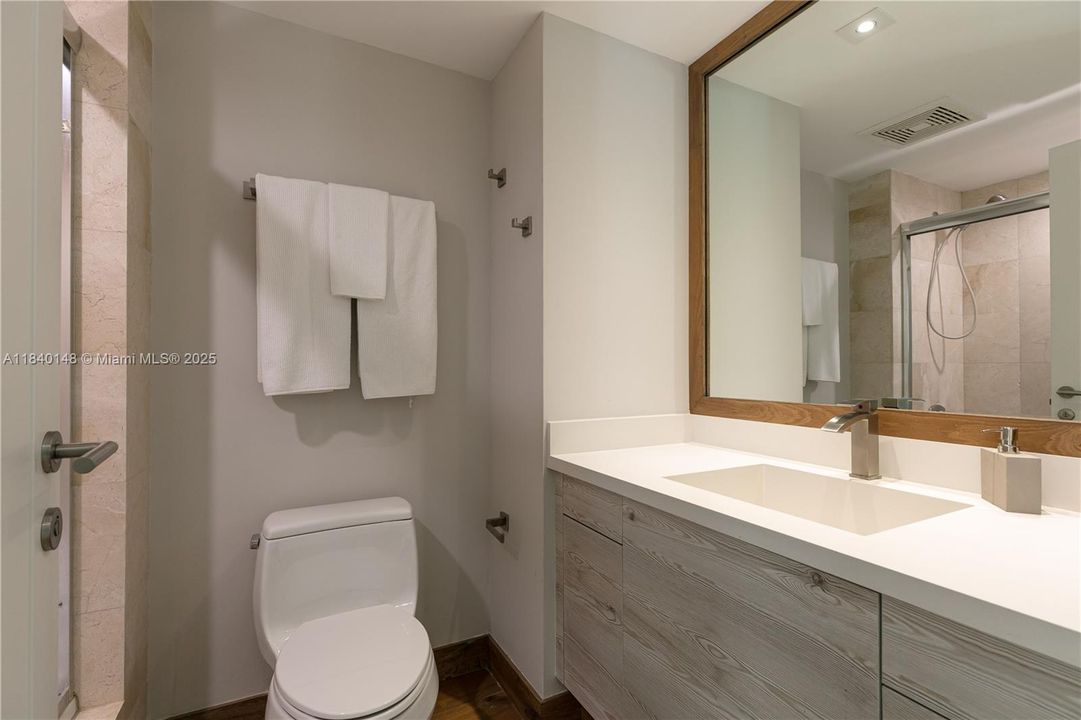 Active With Contract: $20,000 (3 beds, 3 baths, 2607 Square Feet)