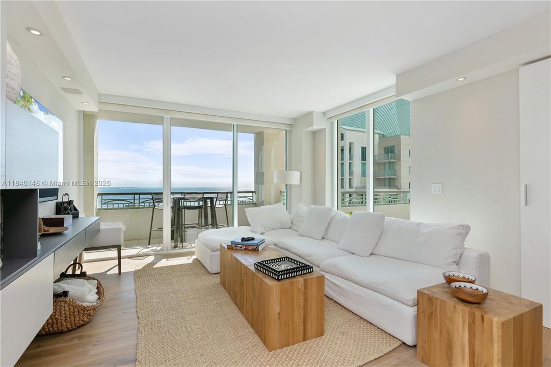 Active With Contract: $20,000 (3 beds, 3 baths, 2607 Square Feet)