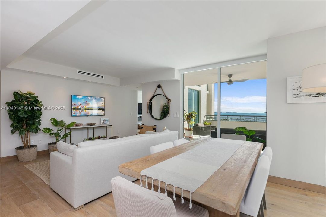 Active With Contract: $20,000 (3 beds, 3 baths, 2607 Square Feet)