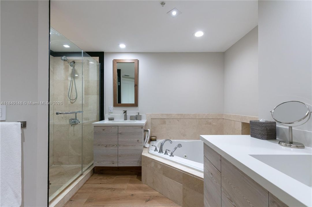 Active With Contract: $20,000 (3 beds, 3 baths, 2607 Square Feet)