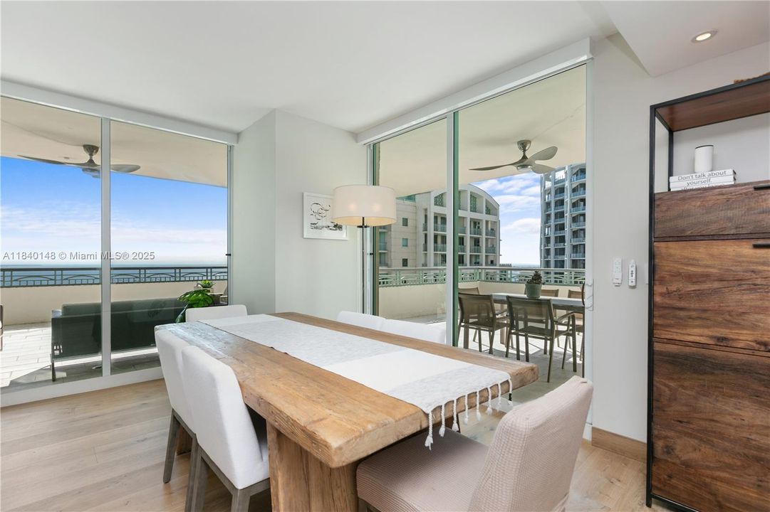 Active With Contract: $20,000 (3 beds, 3 baths, 2607 Square Feet)