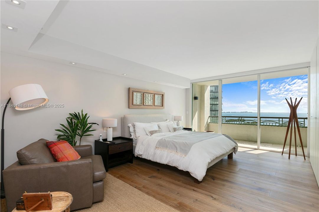 Active With Contract: $20,000 (3 beds, 3 baths, 2607 Square Feet)