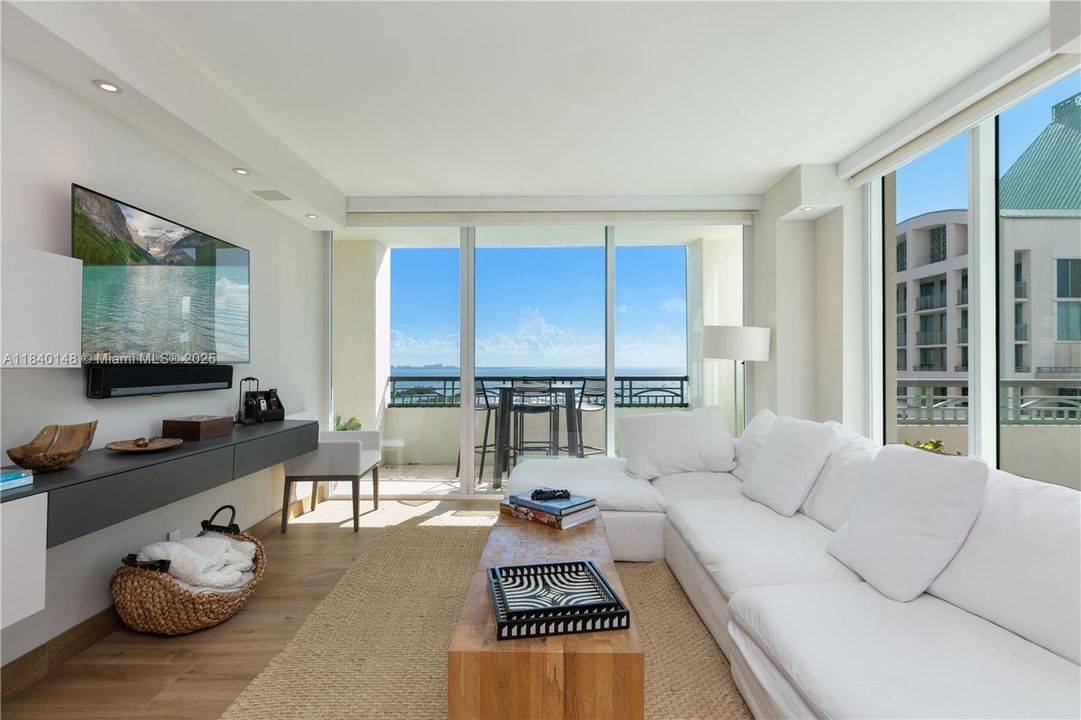 Active With Contract: $20,000 (3 beds, 3 baths, 2607 Square Feet)