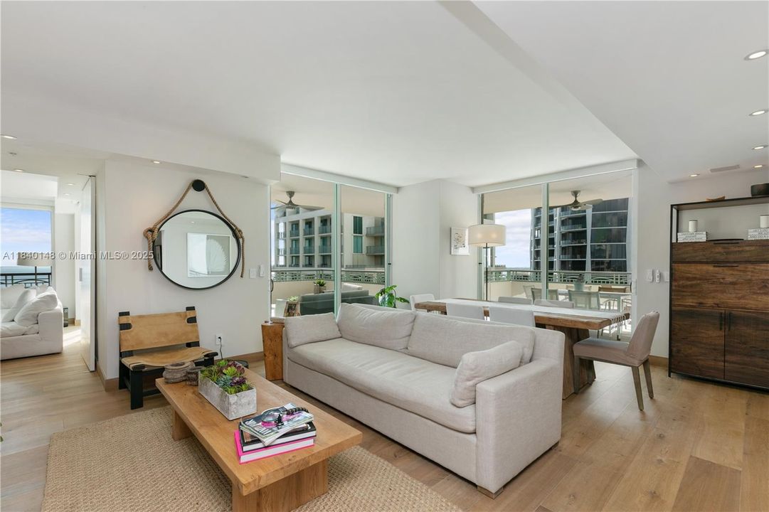 Active With Contract: $20,000 (3 beds, 3 baths, 2607 Square Feet)