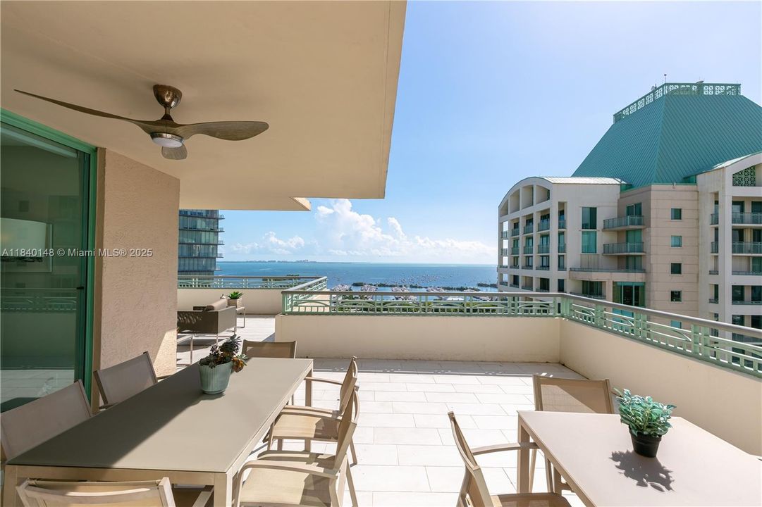 Active With Contract: $20,000 (3 beds, 3 baths, 2607 Square Feet)