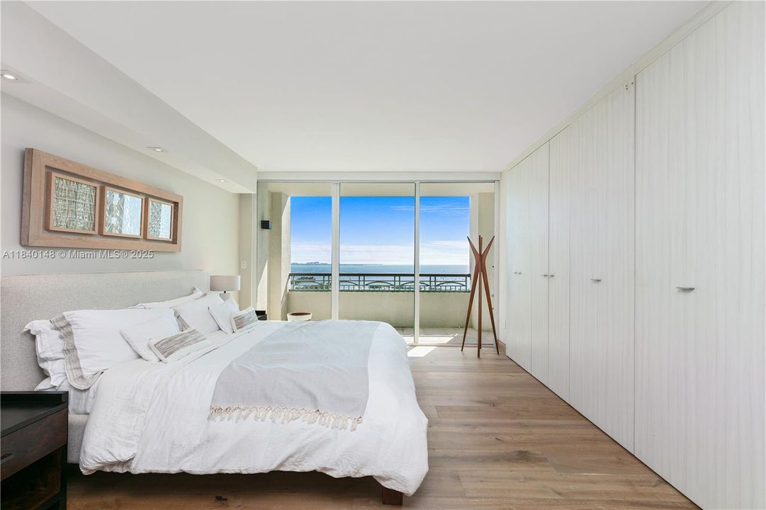 Active With Contract: $20,000 (3 beds, 3 baths, 2607 Square Feet)